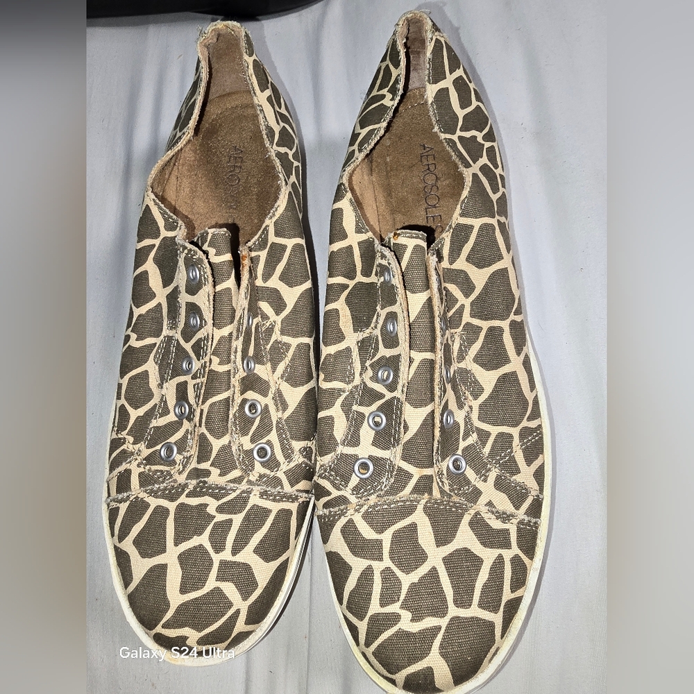 Aerosoles * Alter Ego * Giraffe Print Slip-On Sneakers * Sz 10 * Worn 1 Time